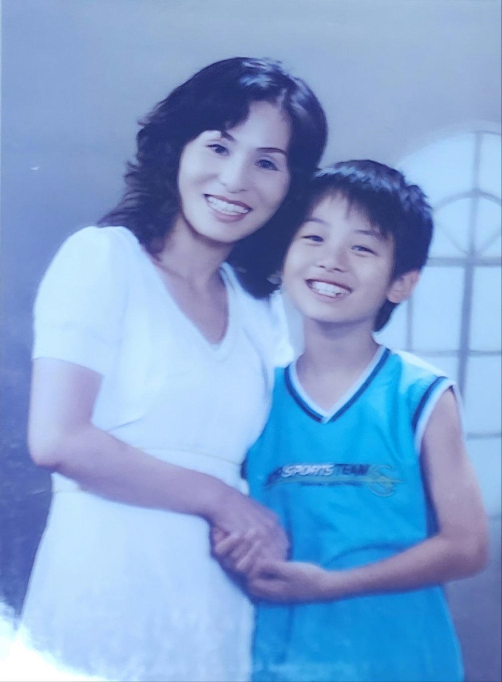 2006년 10살이 된 아들과 함께 찍은 사진.