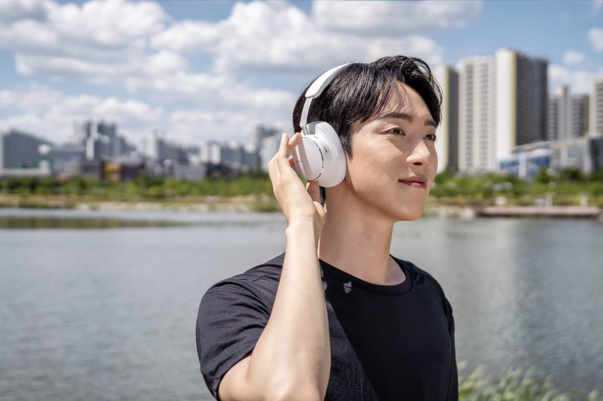 AKG N9 하이브리드 헤드폰