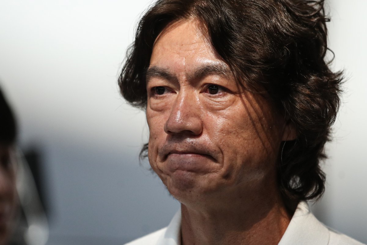 Hong Myung-bo, the new head coach of the national soccer team, is interviewed by reporters at Incheon International Airport on the morning of the 15th before leaving the country for work related to the appointment of foreign coaching staff. 2024.7.15/News 1