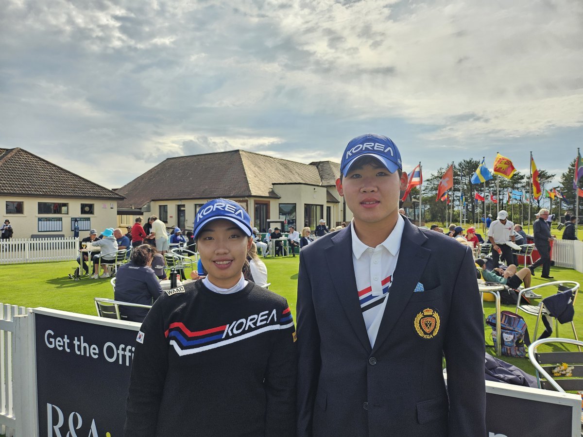 Lee Hyo-song (left) and Ahn Sung-hyun. Courtesy of the Korea Golf Association