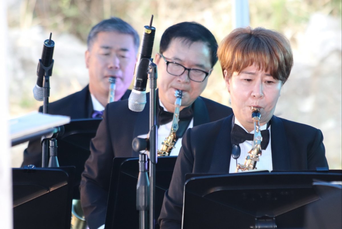 격주 토요일마다 모이는 은평구 ‘서울 색소폰오케스트라’에서 다른 연주자들과 음을 맞추는 시간이 가장 즐겁다. 나상욱 씨 제공