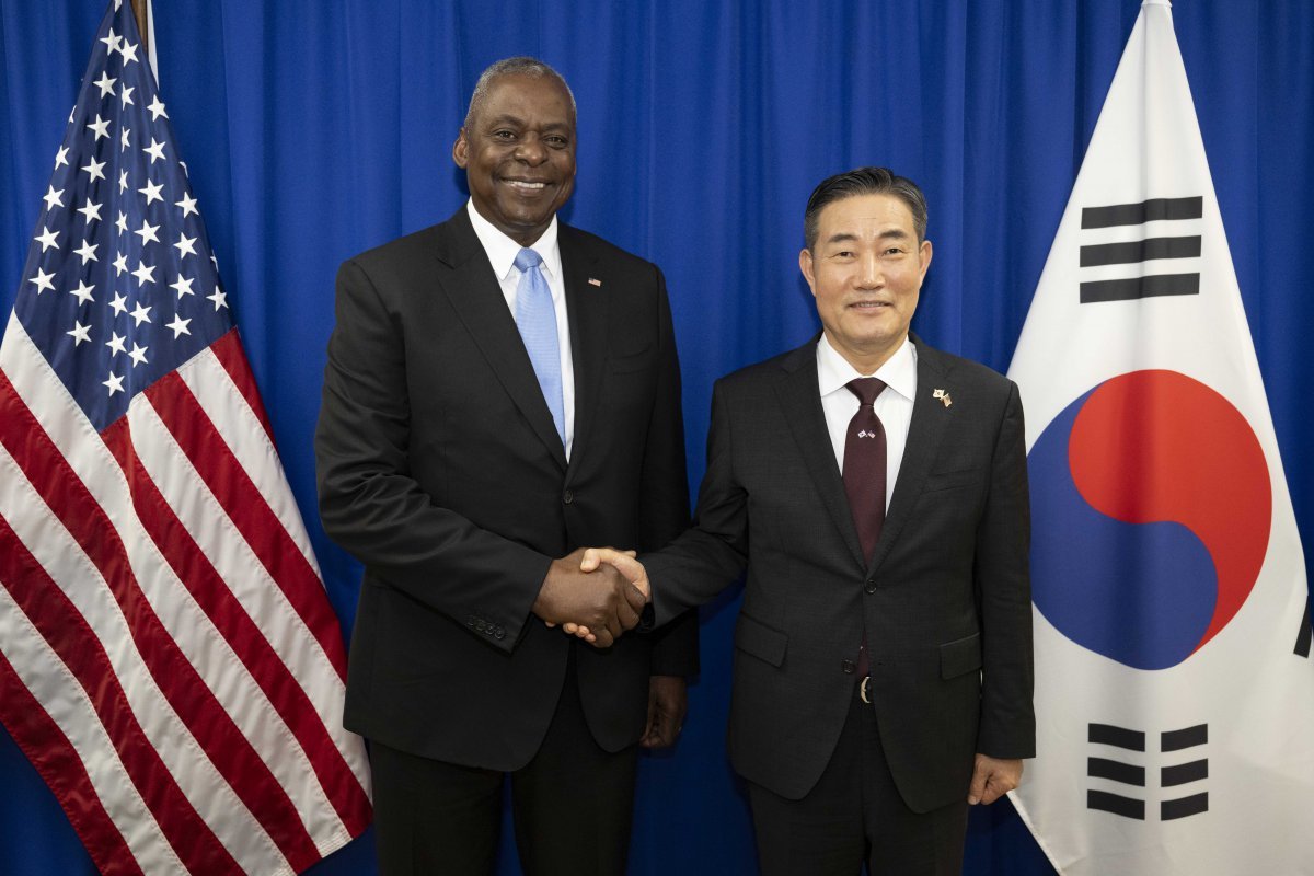 신원식 국방부 장관이 로이드 오스틴 미국 국방 장관과 28일 일본 도쿄에서 양자회담을 가졌다. (국방부 제공)