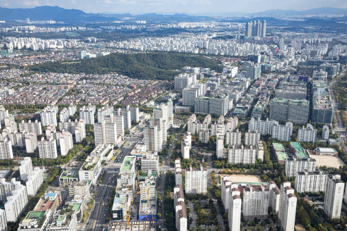 빼곡히 아파트가 들어선 일산신도시 전경. 고양시 제공