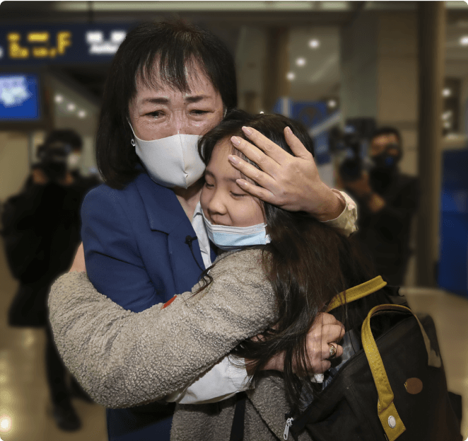 고려인 남루이자 씨(왼쪽)와 손녀 남아니따 양. 뉴시스