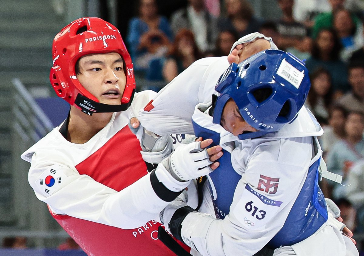 대한민국 태권도 국가대표팀 서건우 선수가 9일 오후(한국시간) 프랑스 파리 그랑 팔레에서 진행된 2024 파리올림픽 태권도 남자 80kg급 16강 경기에서 칠레의 호아킨 추르칠 선수와 자웅을 겨루고 있다. 2024.8.9. 뉴스1