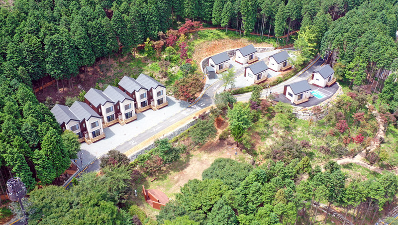 경남 사천시 실안동 사천케이블카 자연휴양림 내 숙박시설의 모습. 사천시 제공