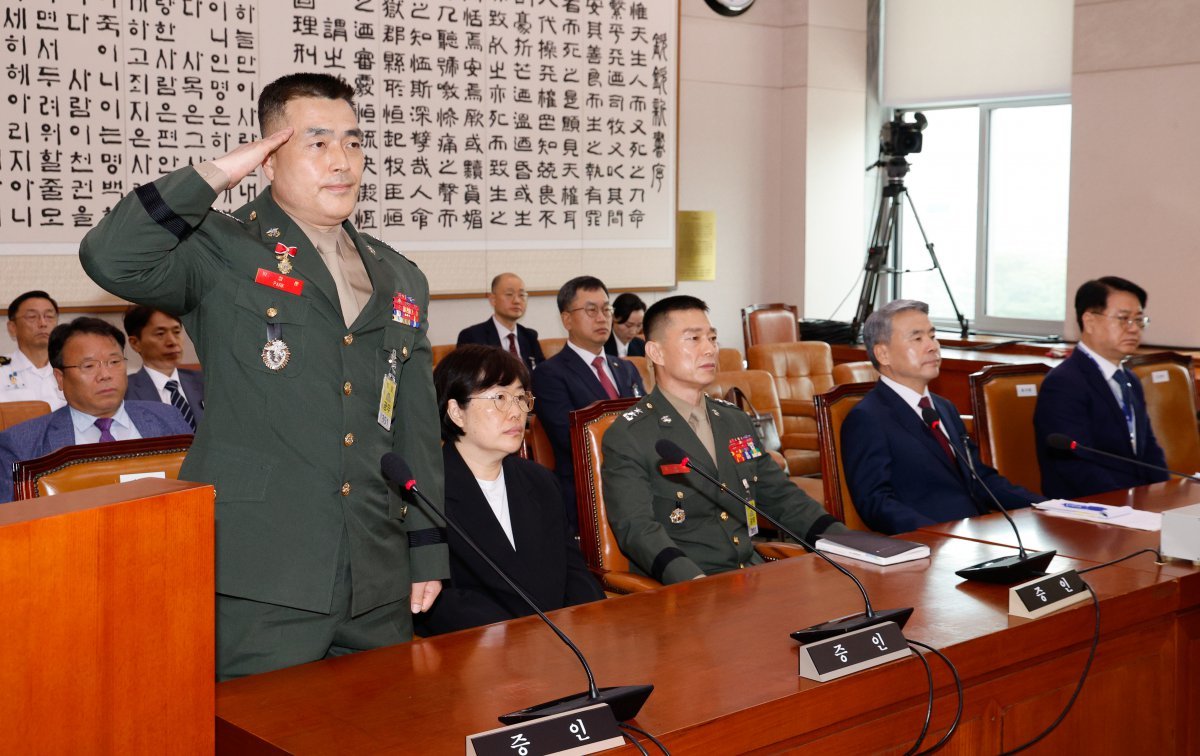 앞줄 왼쪽부터 박정훈 전 해병대수사단장, 유재은 국방부 법무관리관, 임성근 전 사단장, 이종섭 전 국방부 장관, 최주원 경찰청 미래치안정책국장. 2024.7.19/뉴스1