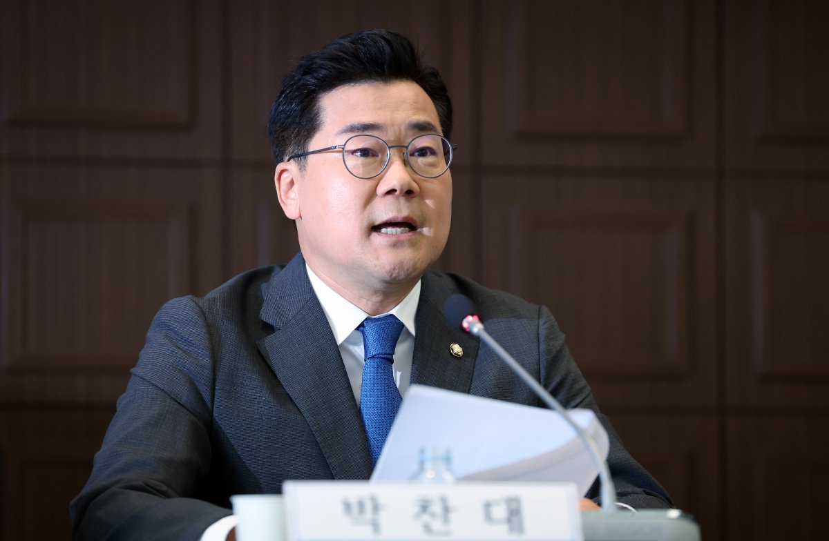 박찬대 더불어민주당 당대표 직무대행 겸 원내대표가 16일 오전 서울 중구 세종대로 한국프레스센터 내셔널프레스클럽에서 열린 더불어민주당 원내대표 초청 관훈토론회에서 기조연설을 하고 있다. 2024.8.16/뉴스1