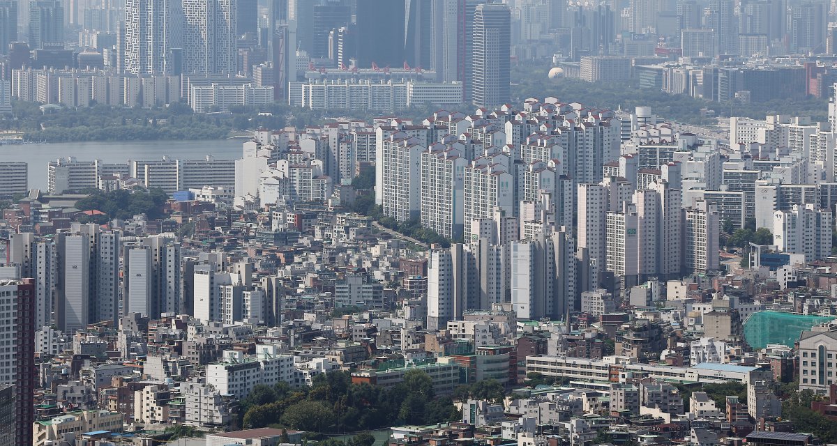 서울 남산에서 바라본 아파트 단지. 2024.8.19/뉴스1 ⓒ News1