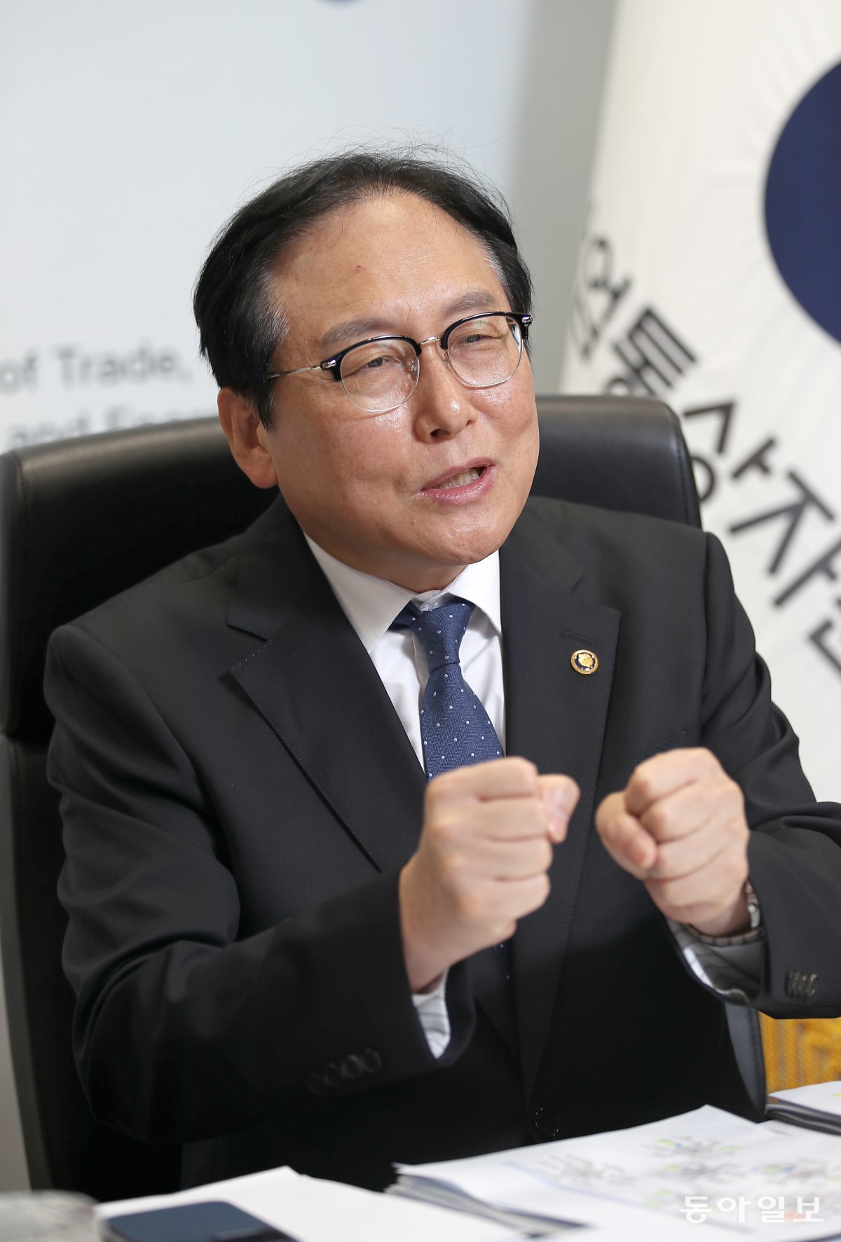 정인교 산업통상자원부 통상교섭본부장은 5일 서울 중구 대한상공회의소에서 가진 동아일보와의 인터뷰에서 “11월 미국 대선에서 누가 당선되든 대미 통상이 원만하게 이뤄지도록 할 것”이라고 말했다. 
변영욱 기자 cut@donga.com