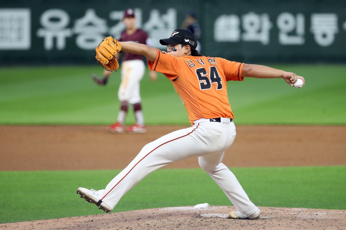 5일 오후 인천시 SSG랜더스필드에서 열린 프로야구 ‘KBO 올스타 프라이데이’ 퓨처스 올스타전 북부리그와 남부리그의 경기에서 북부 김서현이 6회말 역투하고 있다. 2024.7.5 뉴스1