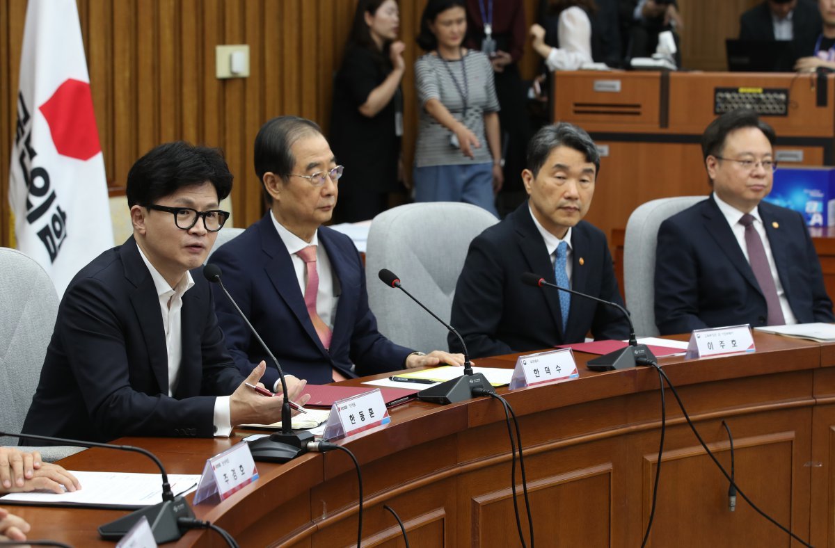 한동훈 국민의힘 대표가 12일 오후 서울 여의도 국회에서 열린 지역·필수의료체계 개선을 위한 당정협의회에 참석해 발언하고 있다.2024.9.12/뉴스1