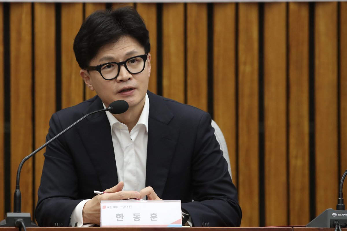 Han Dong-hoon, the leader of the People Power Party, speaks at the party-government council meeting for improving the regional and essential medical system held at the National Assembly in Yeouido, Seoul on the afternoon of the 12th. 2024.9.12. News 1