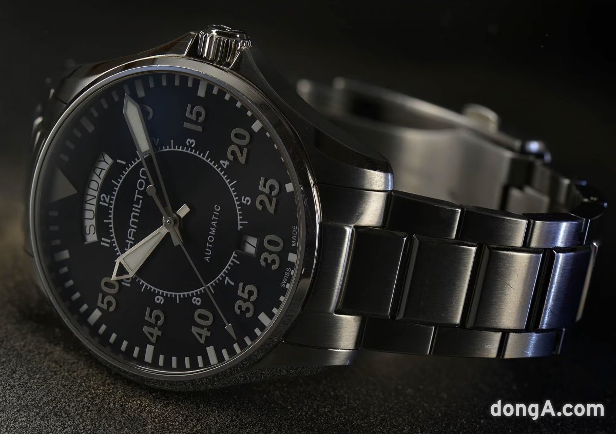 The Hamilton Khaki Aviation Pilot Day Date Auto worn by Murphy's father Cooper in the movie Interstellar.