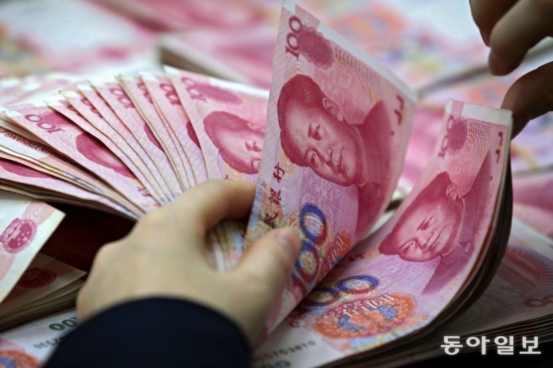 Chinese borrowers with an uncertain future first repay their debt rather than consume. This is why the balance of household mortgage loans is gradually decreasing. AP Newsis