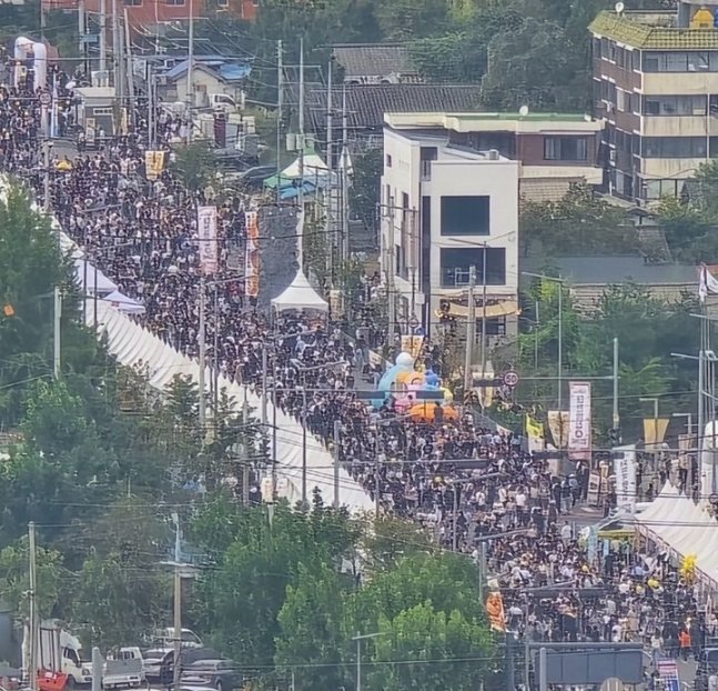 2024 대전 빵 축제에 몰린 인파. 엑스(X) 갈무리