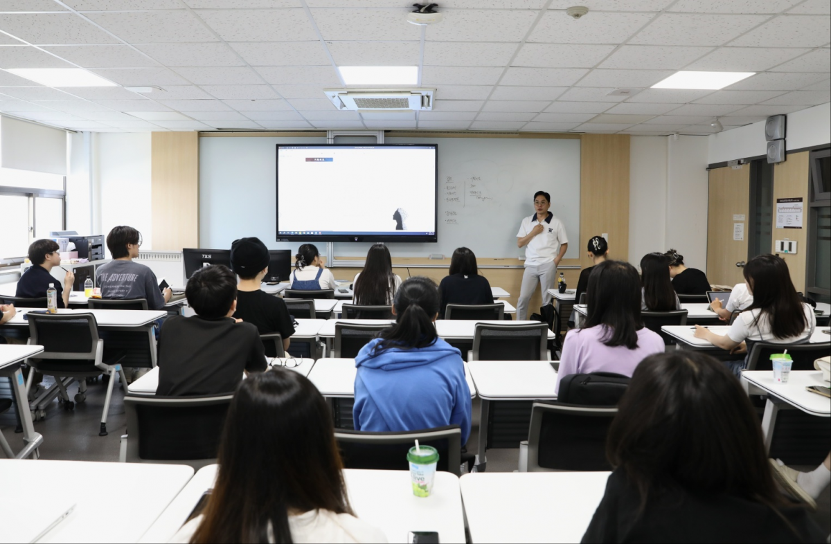 유한대는 실무 중심의 현장 밀착형 교육 과정을 통해 작가를 양성하고 있다고 밝혔다. 유한대학교 제공