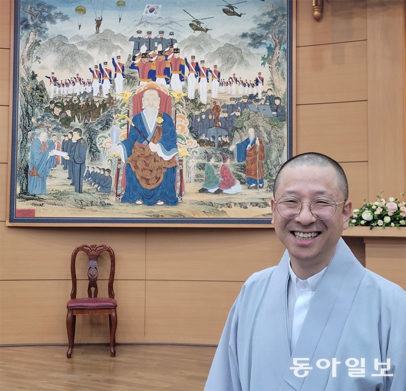 현혜 스님은 “군인은 전쟁이라는 가장 비인간적인 상황을 전제로 훈련하고 생활하기에 정신적으로 가장 건강한 상태를 유지해야 한다”며 “명상은 그 좋은 방법 중 하나”라고 말했다.이진구 기자 sys1201@donga.com