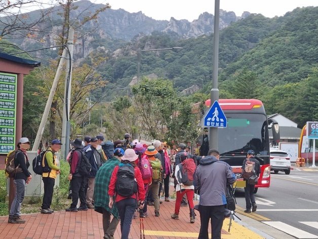 강원 양양군 서면 설악산국립공원 오색지구에 몰려든 탐방객들ⓒ News1