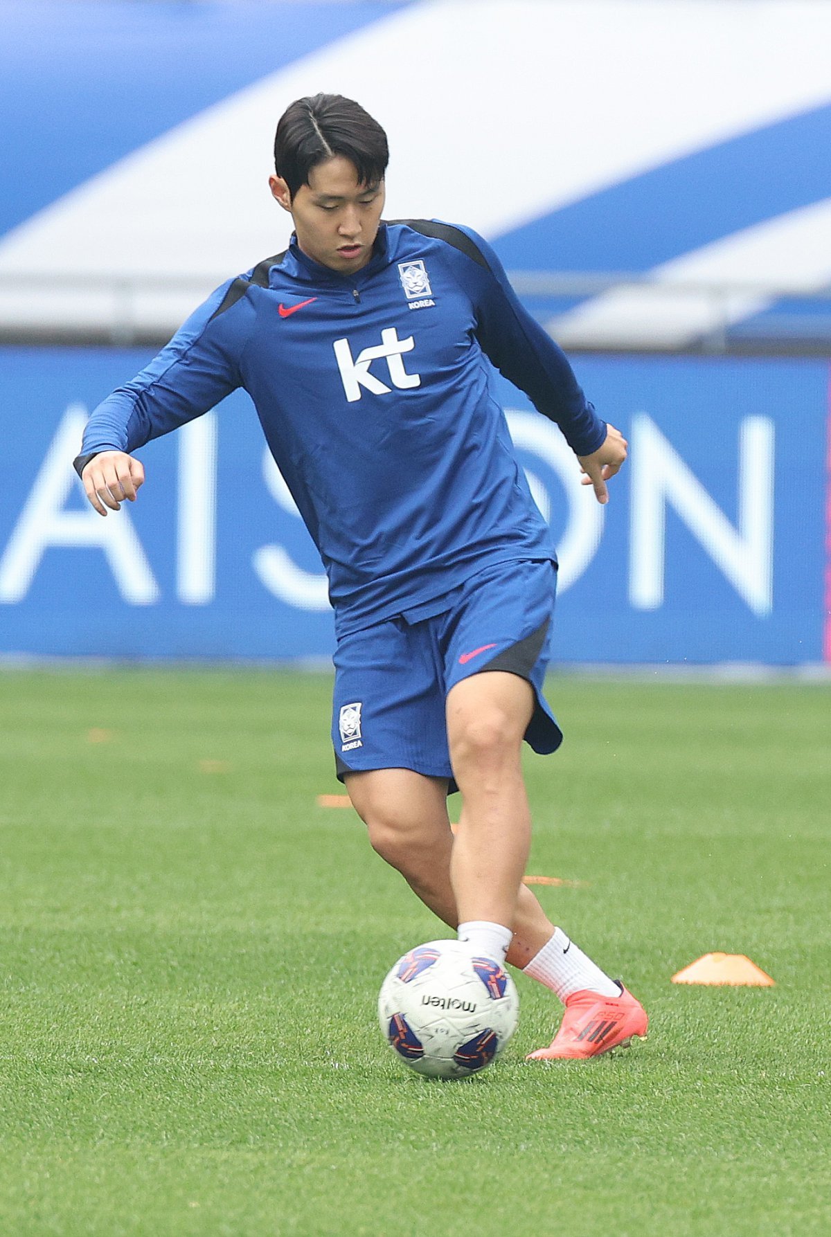 대한민국 축구대표팀 이강인이 13일 경기 용인시 용인미르스타디움에서 훈련하고 있다. 2024.10.13 뉴스1