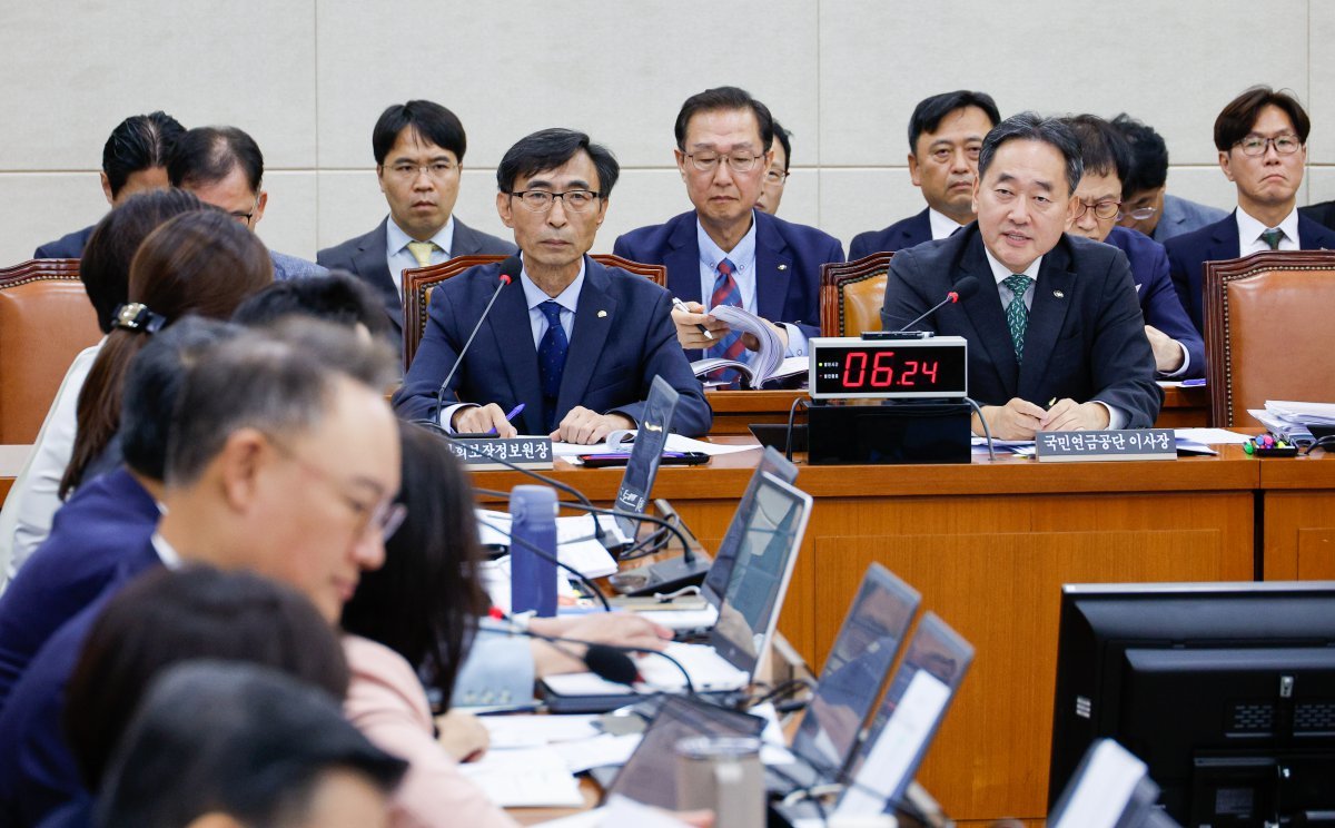 김태현 국민연금공단 이사장이 18일 오전 서울 여의도 국회 보건복지위원회에서 열린 국민연금공단·한국사회보장정보원 국정감사에서 의원 질의에 답하고 있다. 2024.10.18/뉴스1