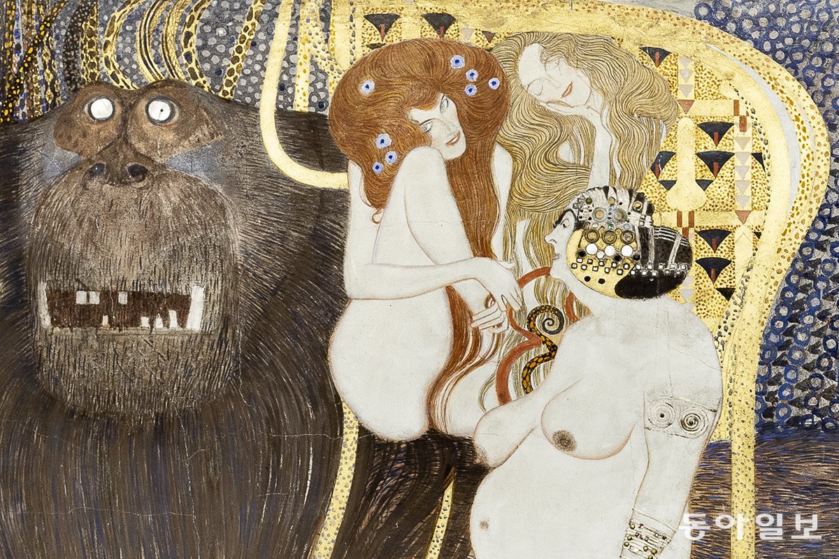 Gustav Klimt, Beethoven Frieze,:  Typhoeus, Lasciviousness, Wantonness, and Imtemperance, 1902, photo: Jorit Aust