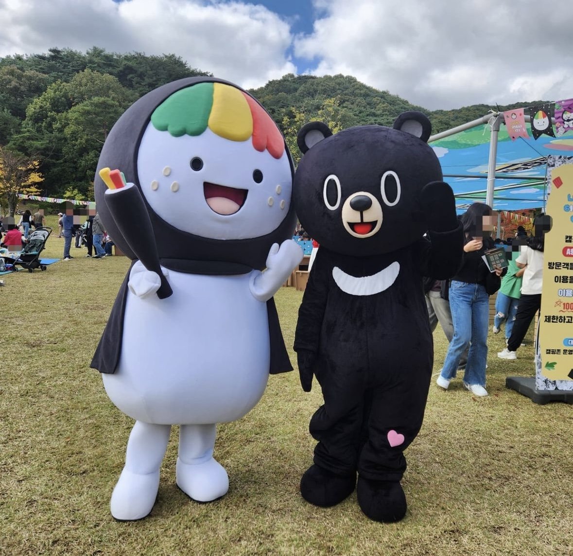 김천김밥축제 마스코트 꼬달이(왼쪽)와 김천시 마스코트 오삼이. 인스타그램 캡처