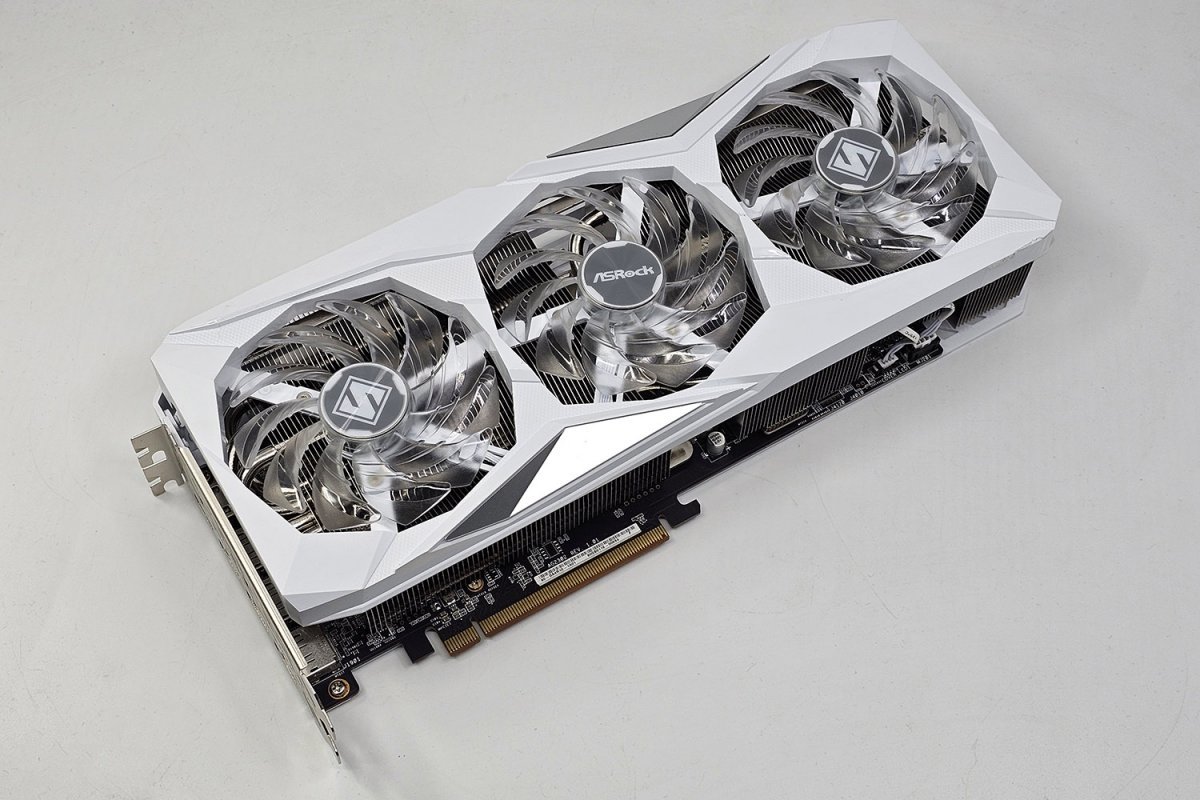 Asrock Radeon RX 7800 XT Steel Legend / Source = IT Donga