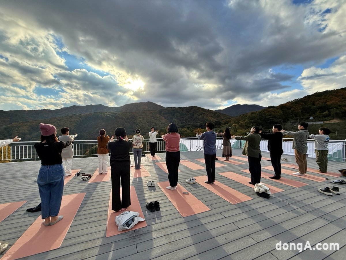 김민성 대표의 움직임 명상 교육. 경북 예천=김상준 기자.