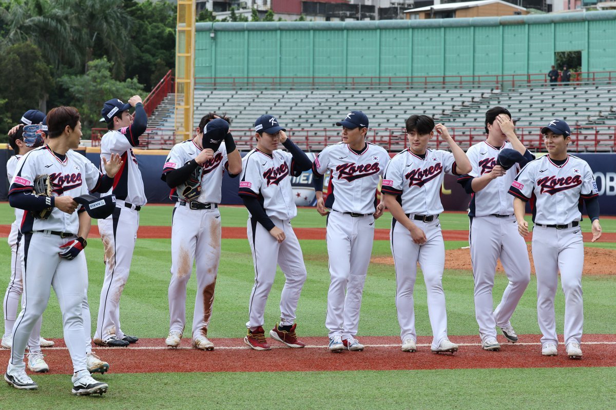 2024 세계야구소프트볼연맹(WBSC) 프리미어12를 마친 한국 야구 대표팀 선수들. 타이베이=뉴스1