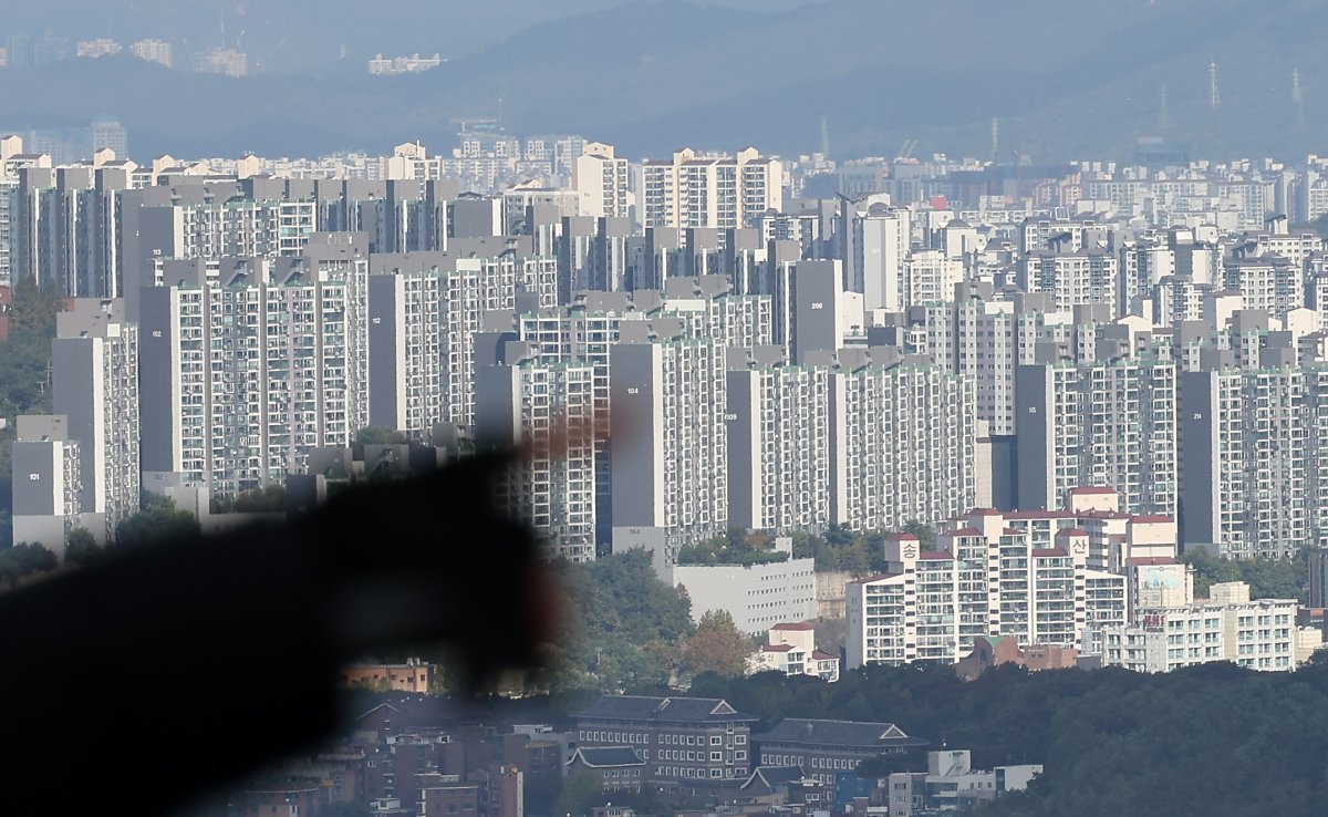 사진은 23일 오후 서울 남산에서 바라본 서울 시내. 2024.10.23. 뉴시스