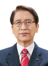 신창재 대표이사 겸 이사회 의장