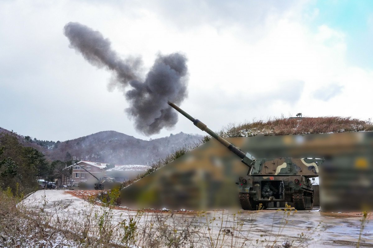 27일 백령도에서 열린 해상사격훈련에서 K-9자주포가 실사격을 하고 있다.  (해병대사령부 제공) 2024.11.27