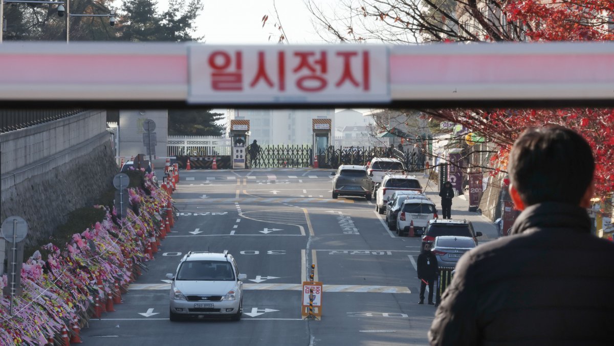 윤석열 대통령 2차 탄핵소추안 표결을 앞둔 14일 오전 서울 용산 대통령실 입구가 보이고 있다. 2024.12.14 대통령실사진기자단