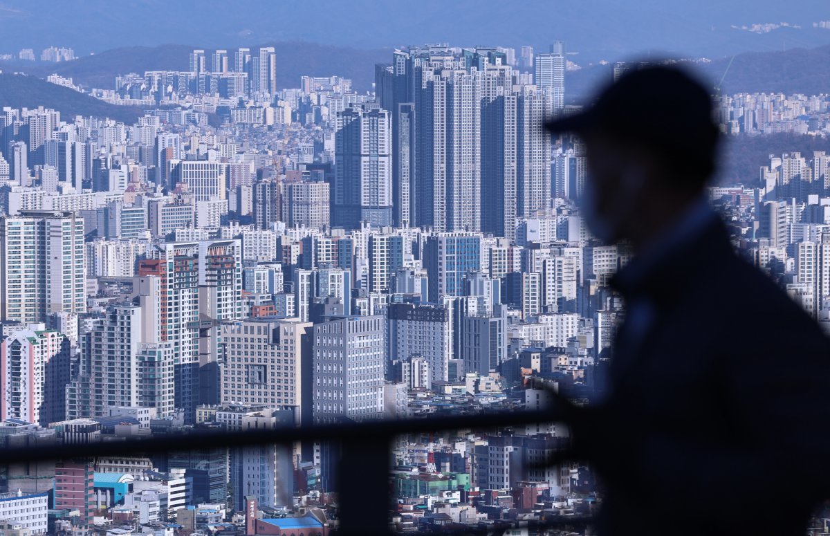 서울 남산에서 바라본 아파트 단지. 2024.12.8 뉴스1