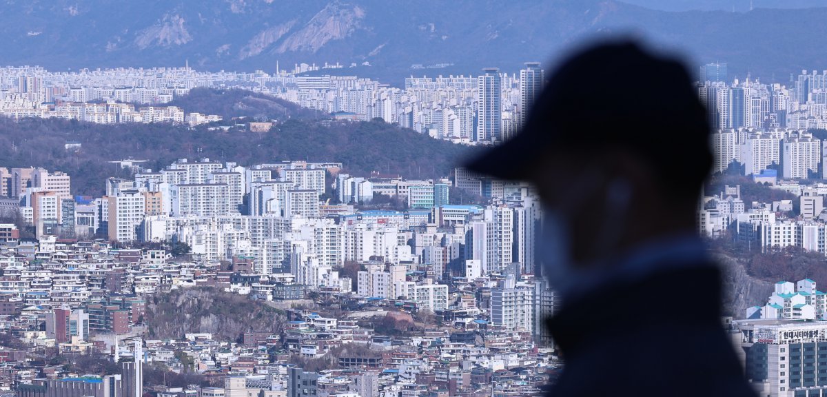 서울 남산에서 바라본 아파트 단지. 2024.12.8 뉴스1