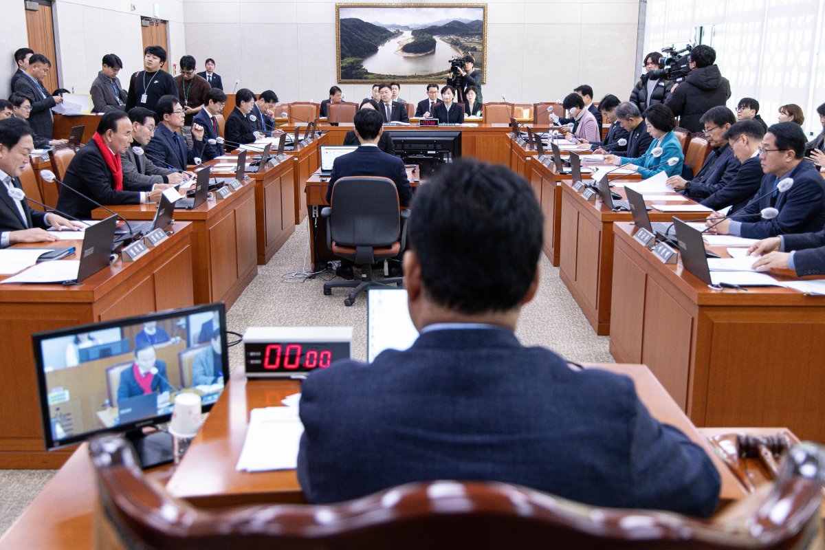 26일 오전 서울 여의도 국회에서 농림축산식품해양수산위원회(농해수위) 전체회의가 열리고 있다. 2024.12.26 뉴스1