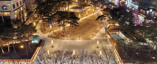 복합문화공간으로 변신해 공개되는 대구 중구 2·28기념중앙공원의 야경. 대구시 제공