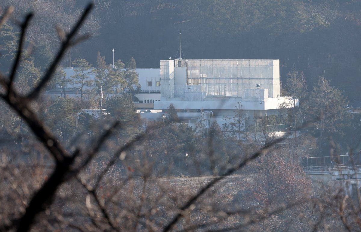 윤석열 대통령이 공조수사본부의 세 번째 소환 조사에도 불응한 29일 서울 용산구 대통령 관저에 적막감이 흐르고 있다. 2024.12.29.