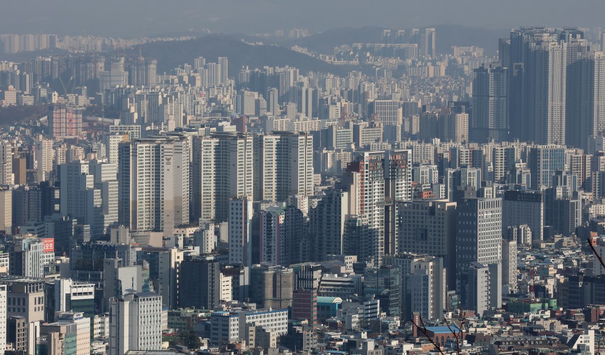 서울 남산에서 바라본 아파트 단지 모습. 2025.1.2/뉴스1