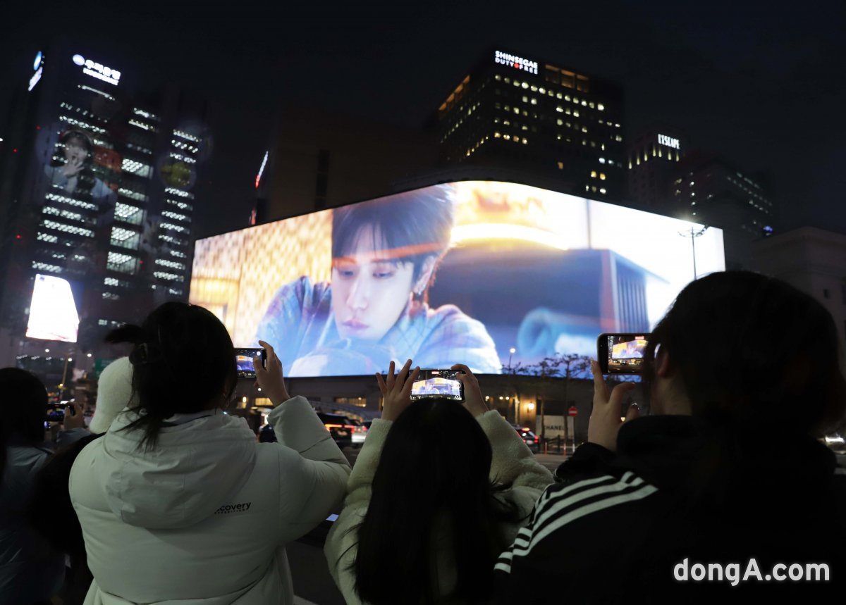 신세계스퀘어 보이넥스트도어 뮤직비디오 상영. 사진=신세계백화점