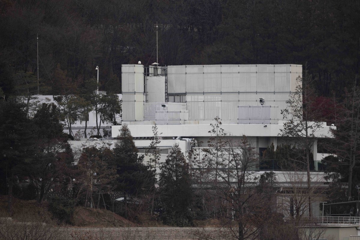 법원이 윤석열 대통령에 대해 고위공직자범죄수사처가 재청구한 내란수괴 혐의 체포영장을 발부해 유효기간을 연장한 가운데 8일 서울 용산구 대통령 관저 모습이 보이고 있다. 2025.01.08 [서울=뉴시스]