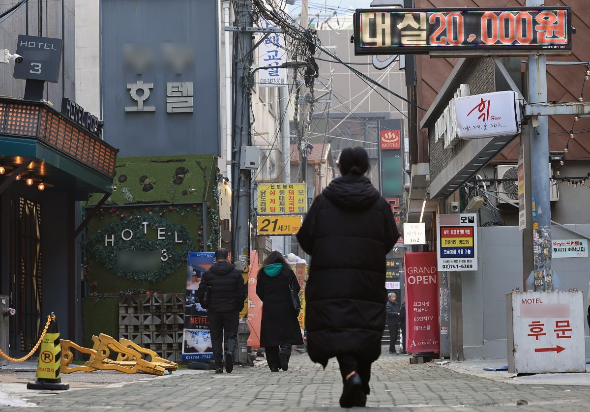 서울 종로구의 한 골목이 한산한 모습을 보이고 있다. /뉴스1