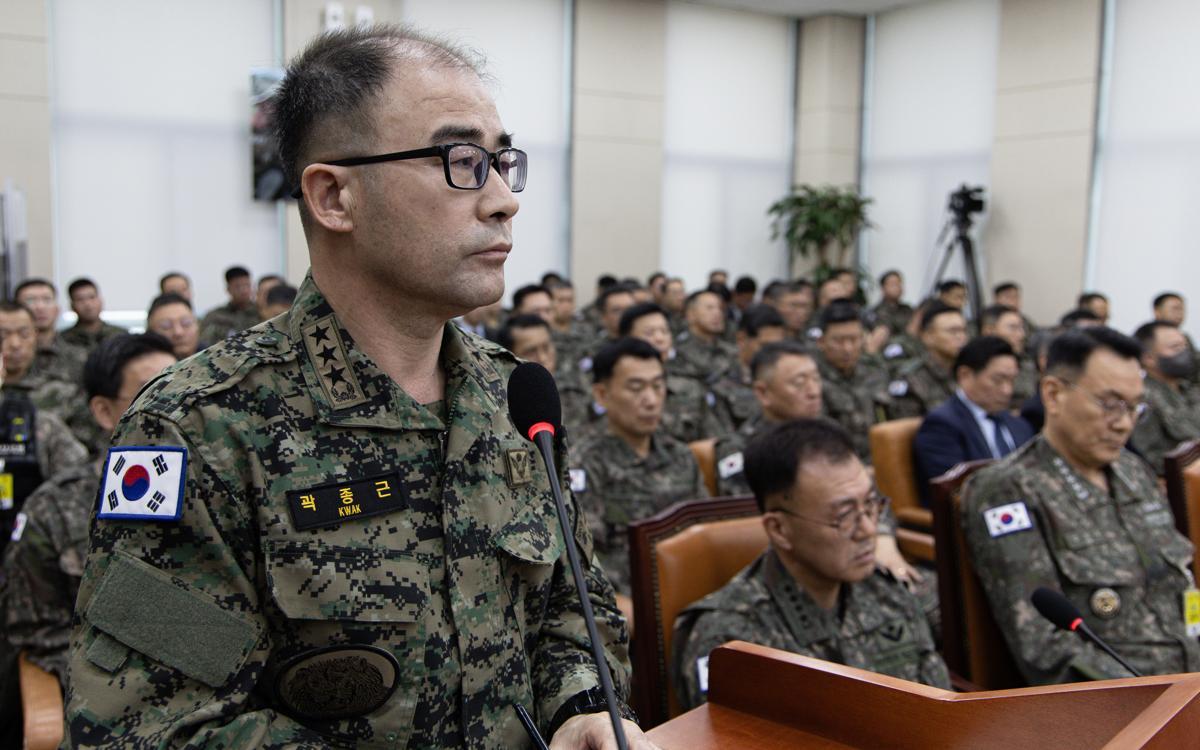 곽종근 특전사령관이 14일 서울 여의도 국회에서 열린 ‘윤석열 정부의 비상계엄 선포를 통한 내란 혐의 진상규명 국정조사 특별위원회’에서 의원 질의에 답변하고 있다. 뉴스1