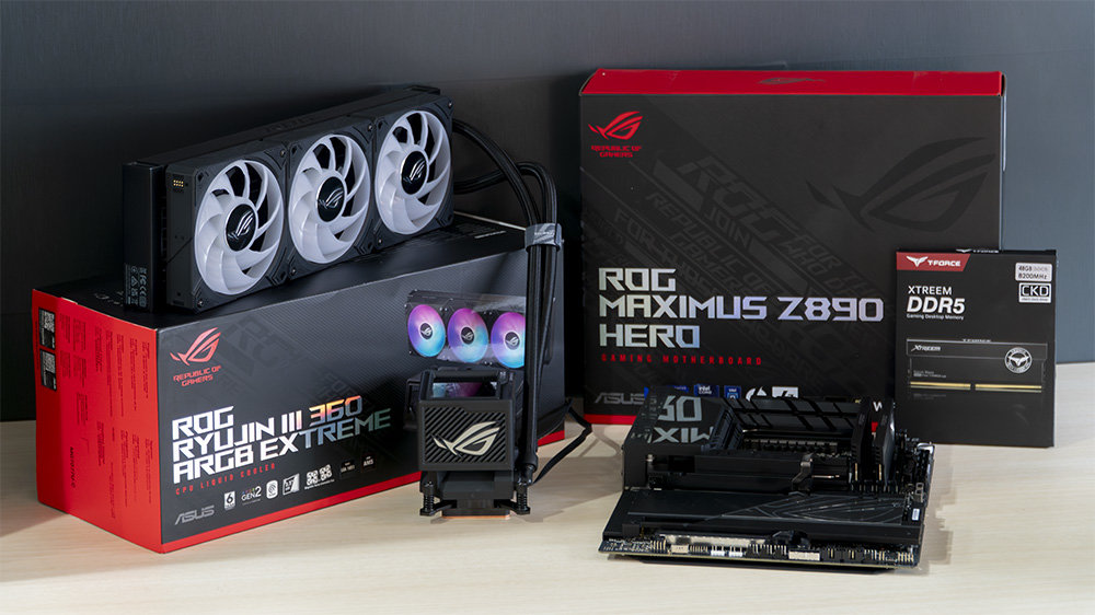 ??? 3? ??? ???? ROG ?? III 360 ARGB ????, ????? ???? ROG ???? Z890 HERO, ???? ??? ??? ???? DDR5 48GB, ??? ??? ?? ?? A770? ???? / ??=IT??