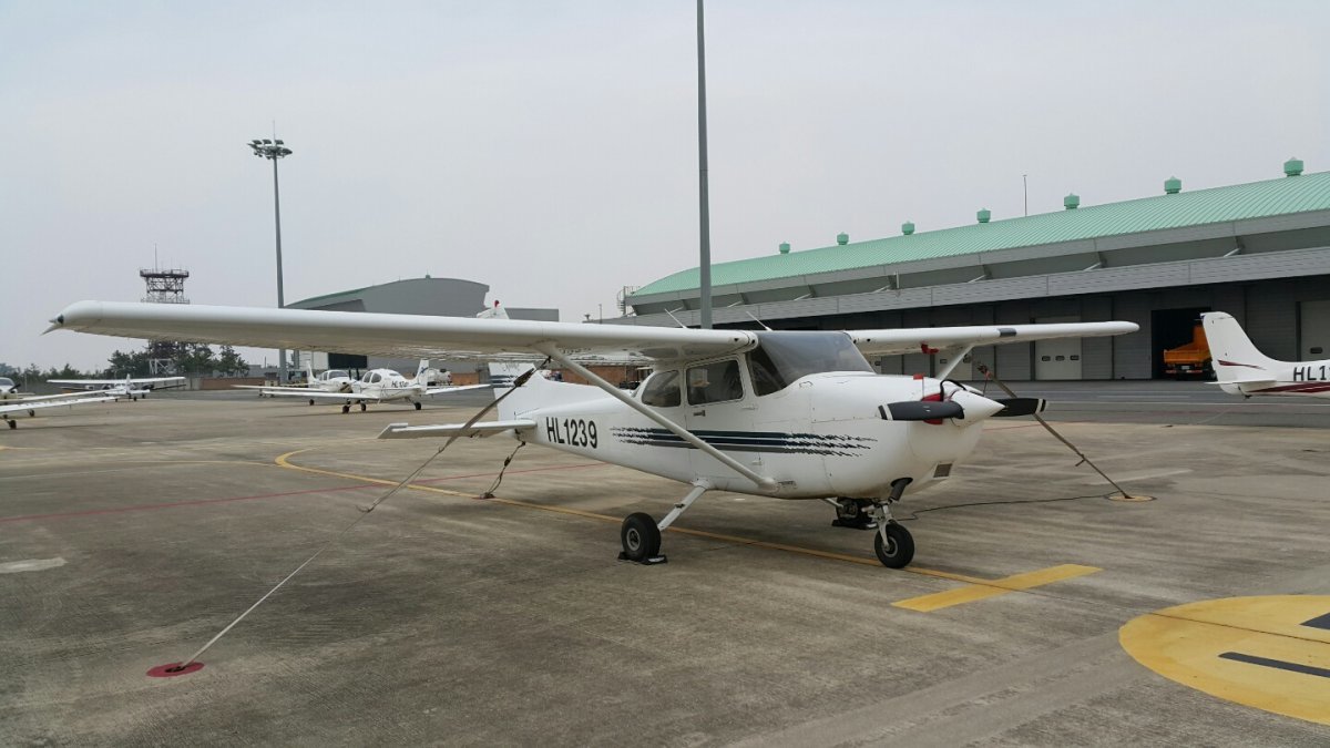 무안국제공항에서 비행훈련하는 교육용 항공기. 뉴스1