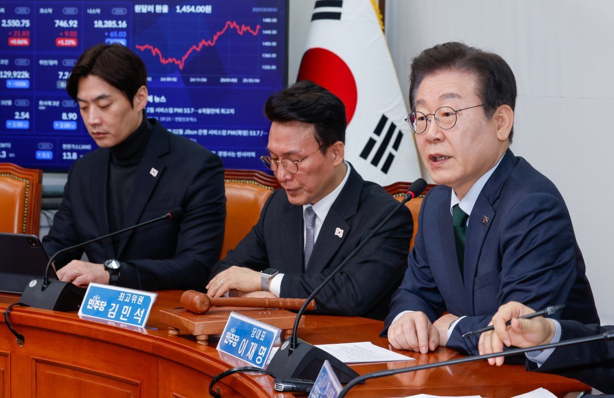 이재명 더불어민주당 대표가 5일 오전 서울 여의도 국회에서 열린 최고위원회의에 참석해 모두 발언하고 있다. 2025.3.5/뉴스1