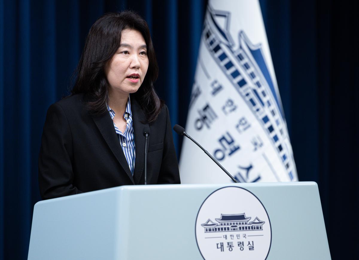 강유정 대통령실 대변인이 27일 서울 용산 대통령실 청사에서 SPC 그룹의 8시간 초과 야근 폐지 관련 브리핑을 하고 있다. 2025.7.27/뉴스1