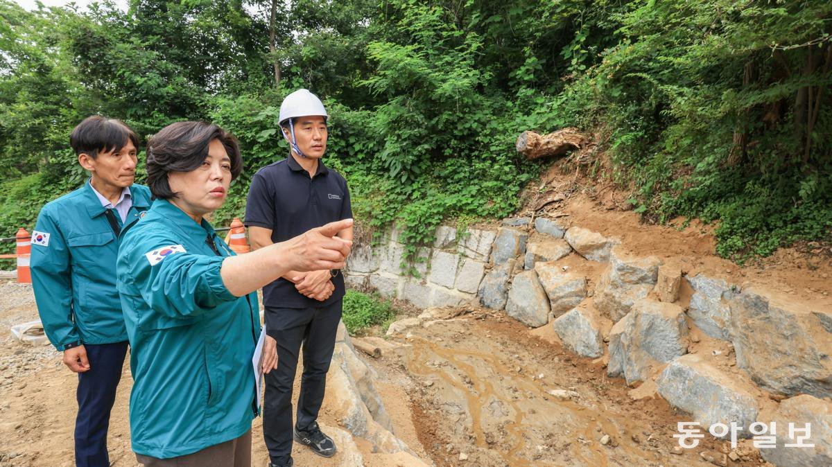 신계용 과천시장(가운데). 과천시 제공