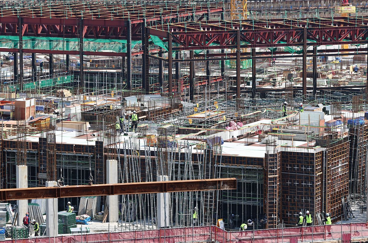 서울 시내 한 아파트 건설현장에서 노동자들이 작업하는 모습. /뉴스1